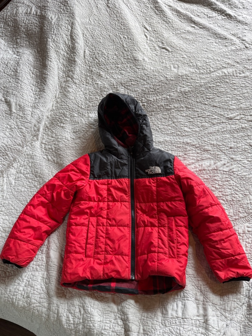 THE NORTH FACE Kids Reversible Hooded Puffer Jacket Red Black Plaid Size 5/6